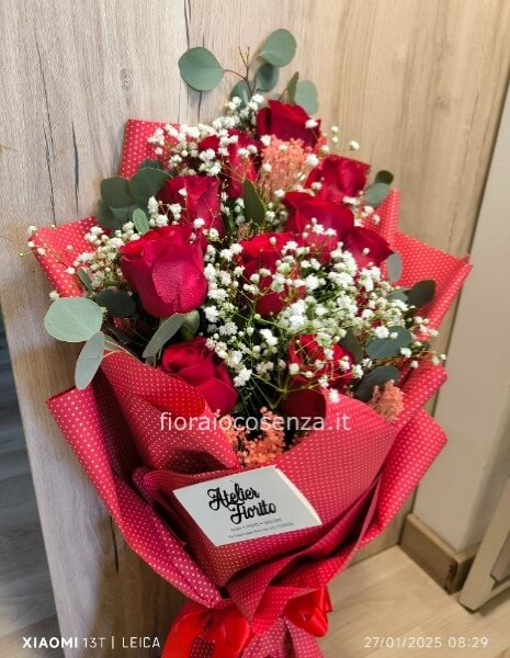 Mazzo 12 rose rosse stelo lungo