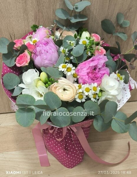 Bouquet peonie,ranuncoli e fresie