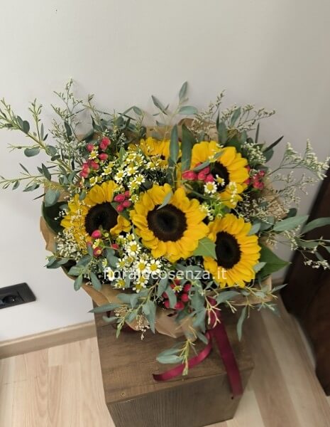 Bouquet misto ipericum e girasoli