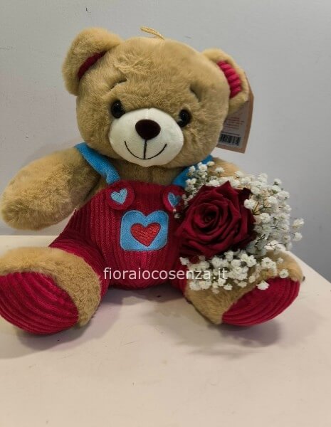 Orsetto con rosa