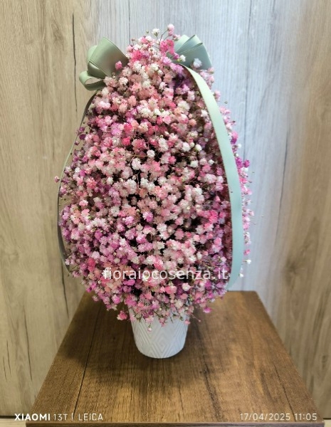 Uovo di pasqua floreale